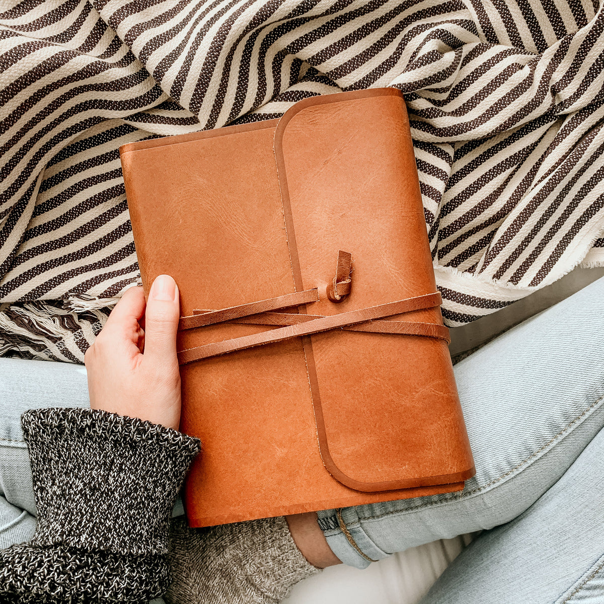 ESV Single Column Large Print Journaling Bible® - Brown Natural Leather w/ Flap with Strap
